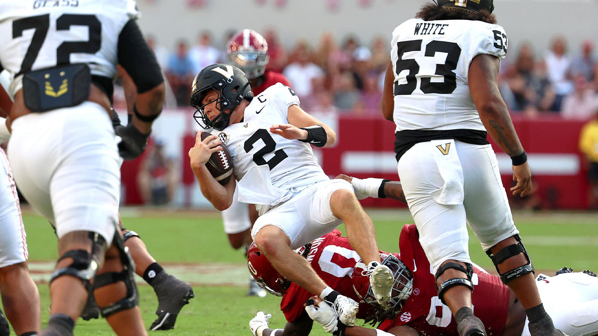 Vanderbilt QB Diego Pavia gets into it with Alabama fan after loss