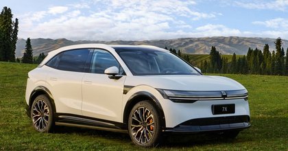 El eléctrico premium que presume 93 pulgadas de pantallas interiores.