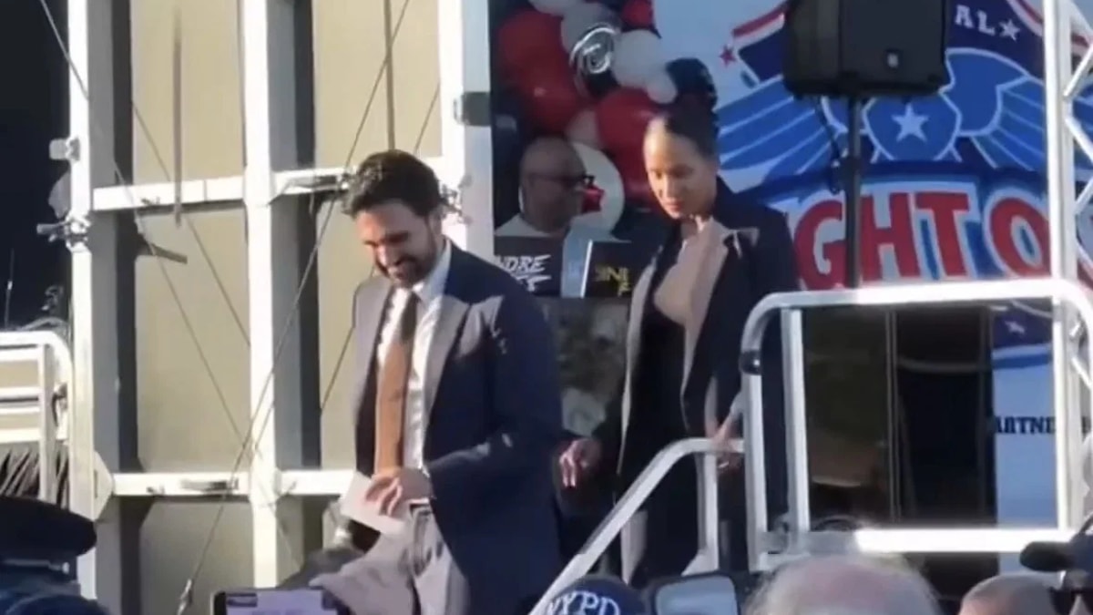 NYC Mayor Mamdani Forced to Leave NYPD Event After Crowd Backlash | WATCH