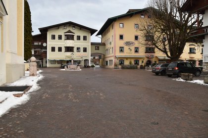 Reith im Alpbachtal saniert Kopfsteinpflaster und setzt auf Wohnen
