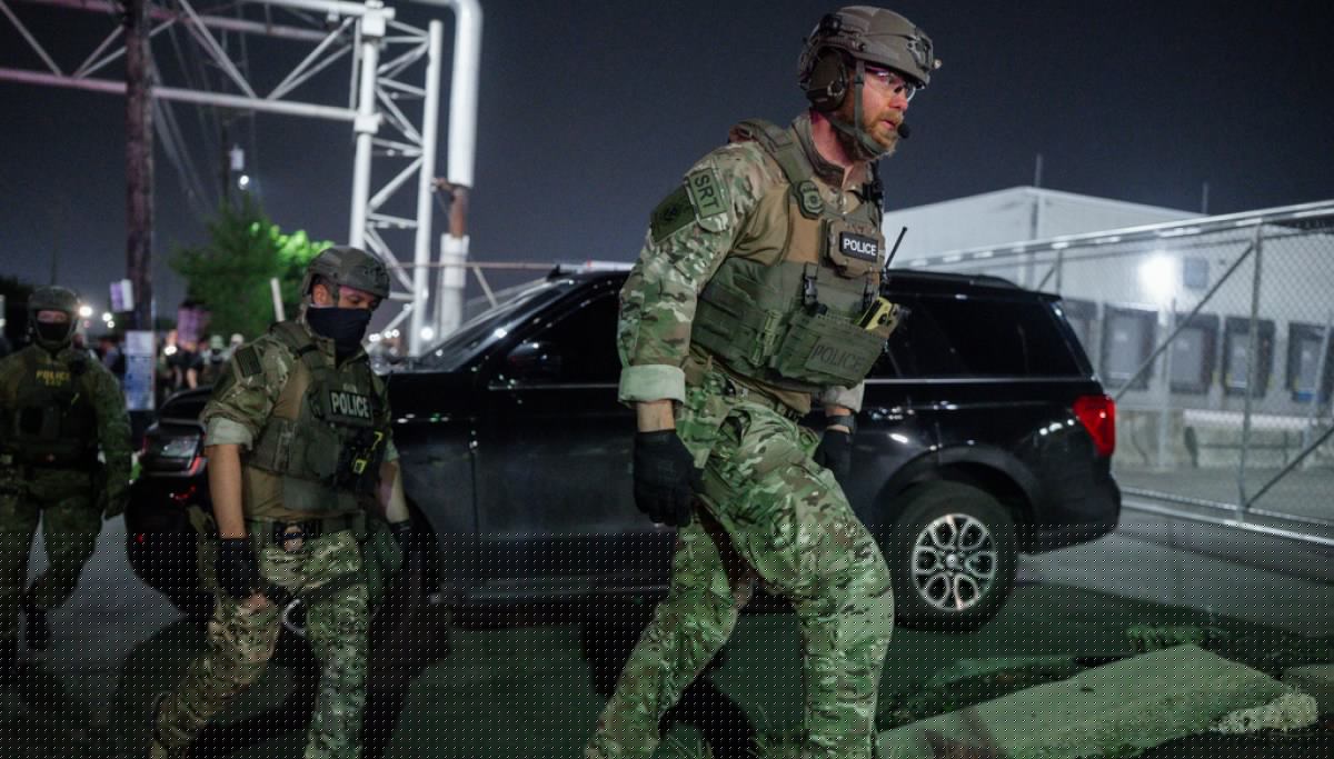 ICE to outfit officers with ‘bee sting’ electroshock gloves for combative detainees