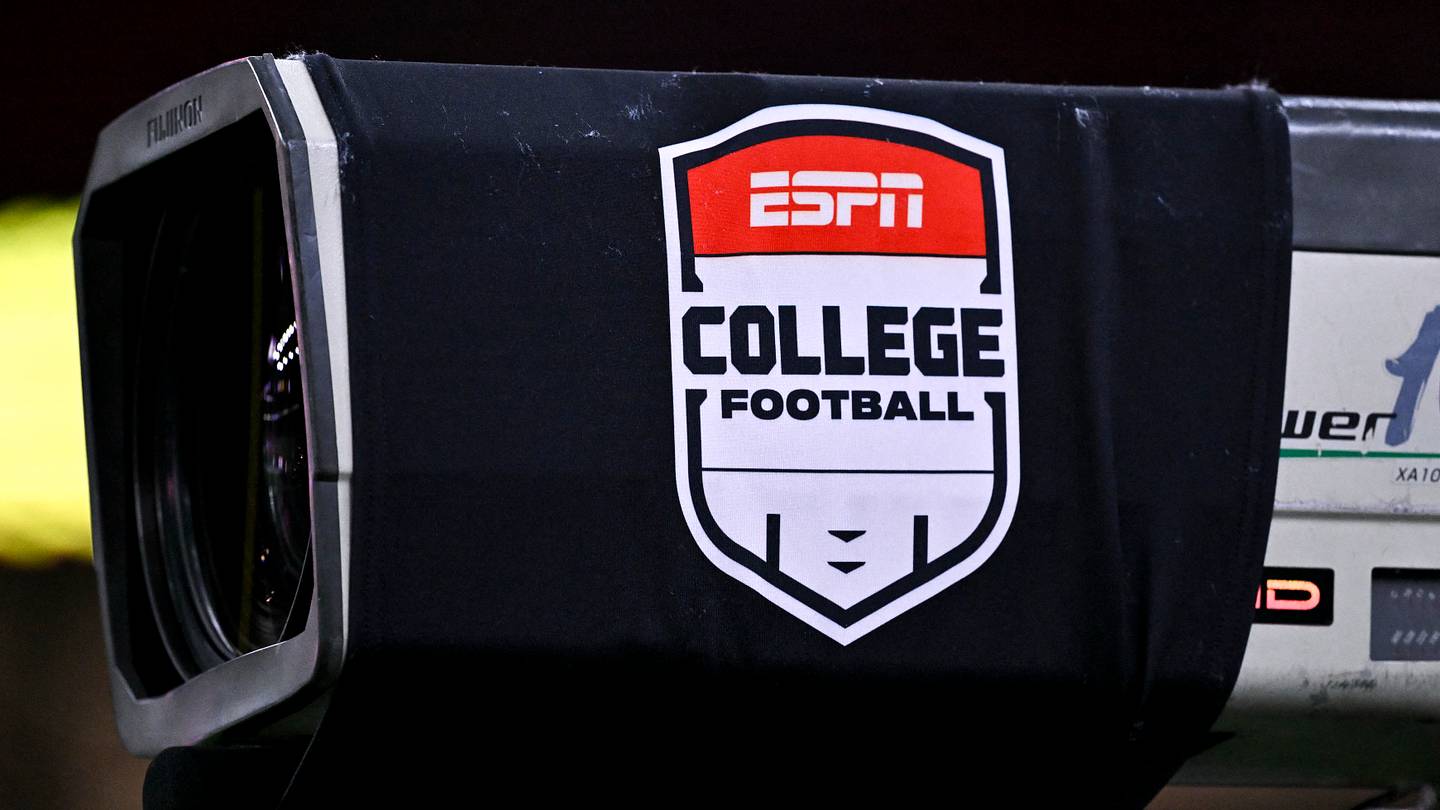 College Football Rankings: ESPN's Computer Model Unveils the Top 10 Teams