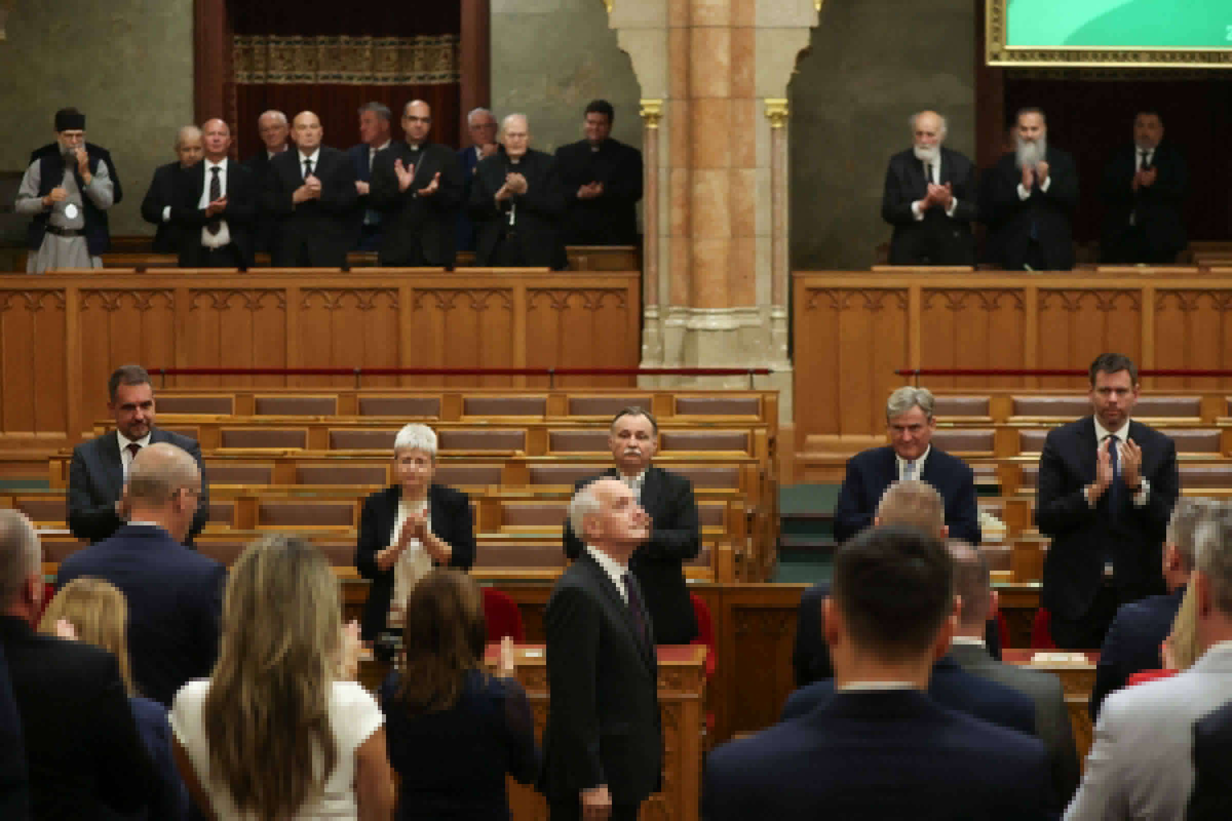 Magyar avana no expurgo da era Orbn com novo presidente na Hungria