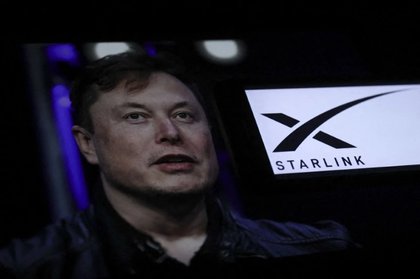 Ukraine contacted Musk's SpaceX over Russian drones using Starlink