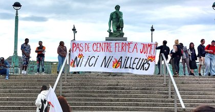 Comment une salle d'allaitement figure sur les plans d'un centre fermé qui ne doit accueillir ni d'enfants ni de familles à Jumet