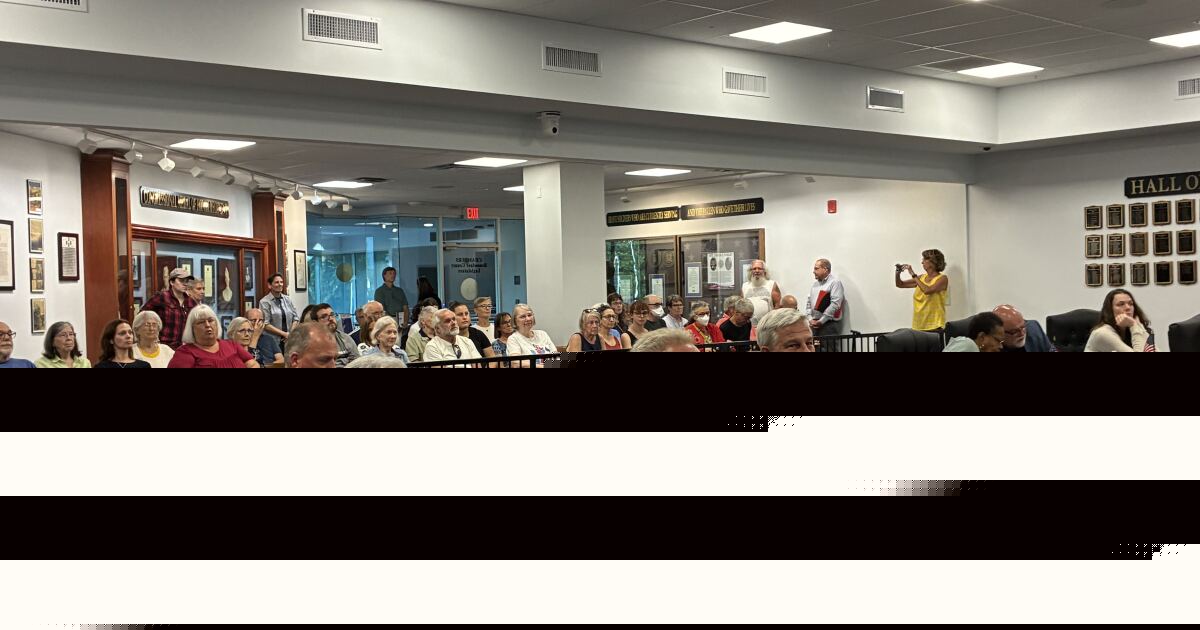 Rensselaer County residents speak out after officials plan to ignore order to end ICE agreement