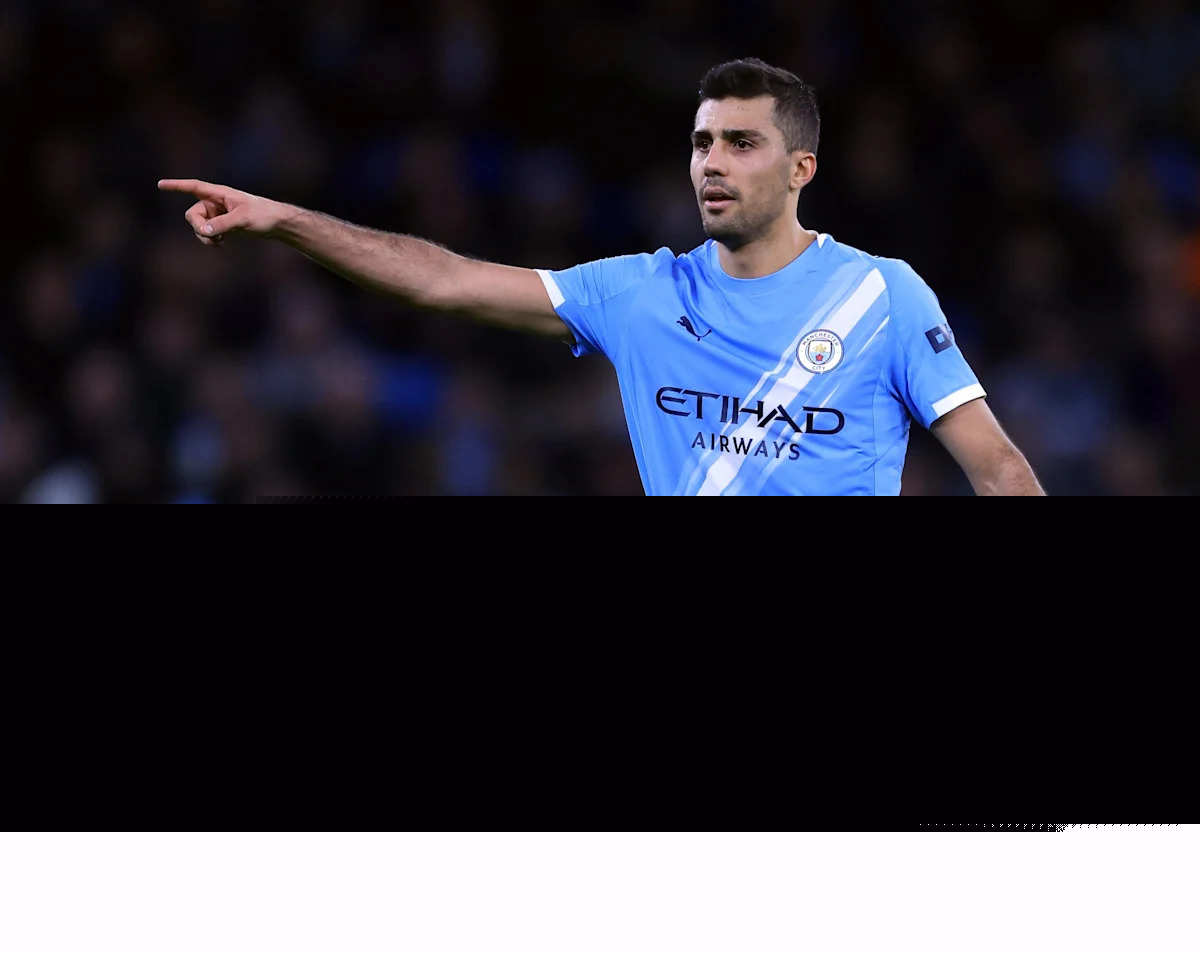 Barcelona send €60m second bid to Man City for Rodri