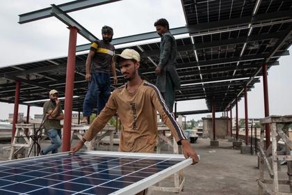 Pakistan is tapping into solar power at an ‘unprecedented’ rate. Here’s why