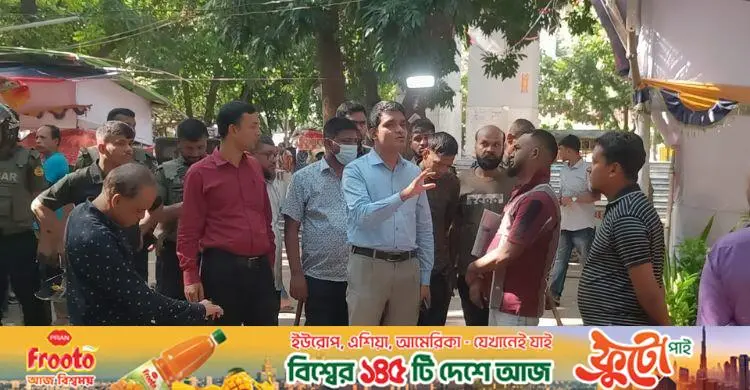 বাহাদুর শাহ পার্কে অননুমোদিত বাণিজ্যিক মেলা উচ্ছেদে আলটিমেটাম