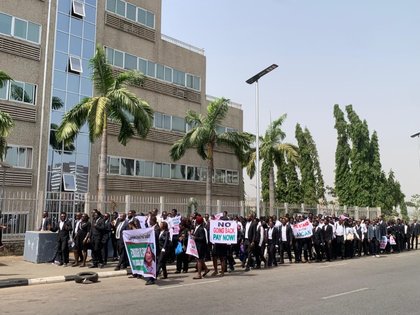 Contractors’ debt: Lawyers protest at Finance Ministry