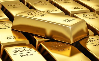 Gold nears $5,600/oz as investors seek safety, silver eyes $120