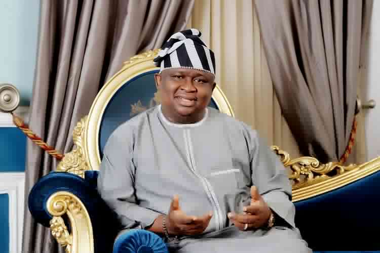 APC chieftains, supporters celebrate Ogun guber candidate, Adeola at 57