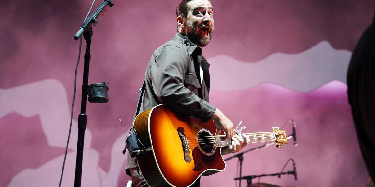 Singer Noah Kahan becomes latest to go to war with Donald Trump