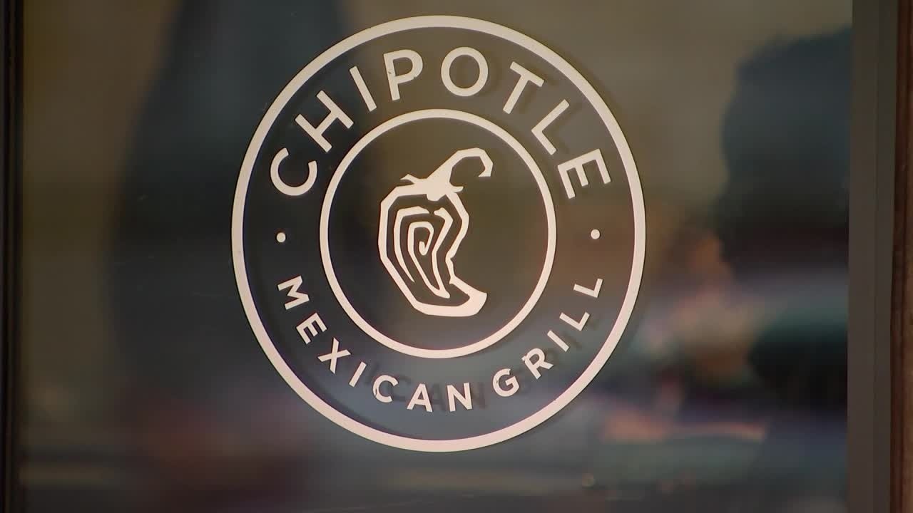 Chipotle pulls jalapeños over salmonella concerns