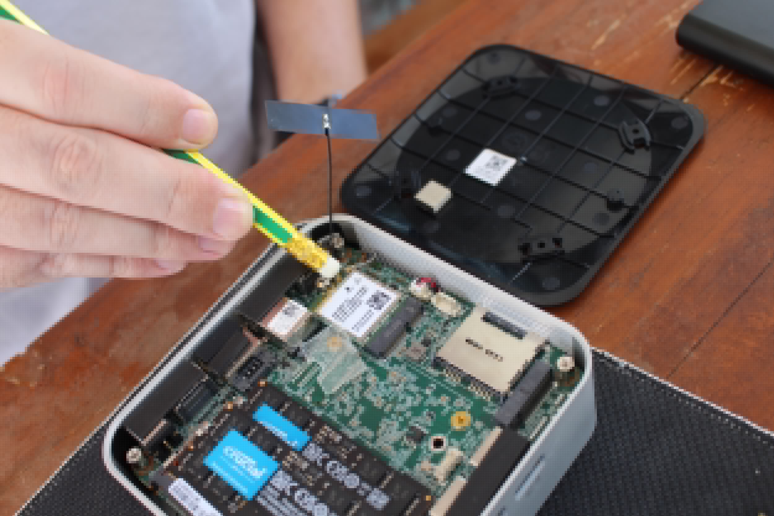 Comment on How to repair/replace a WiFi antenna in a mini PC by Jean-Luc Aufranc (CNXSoft)