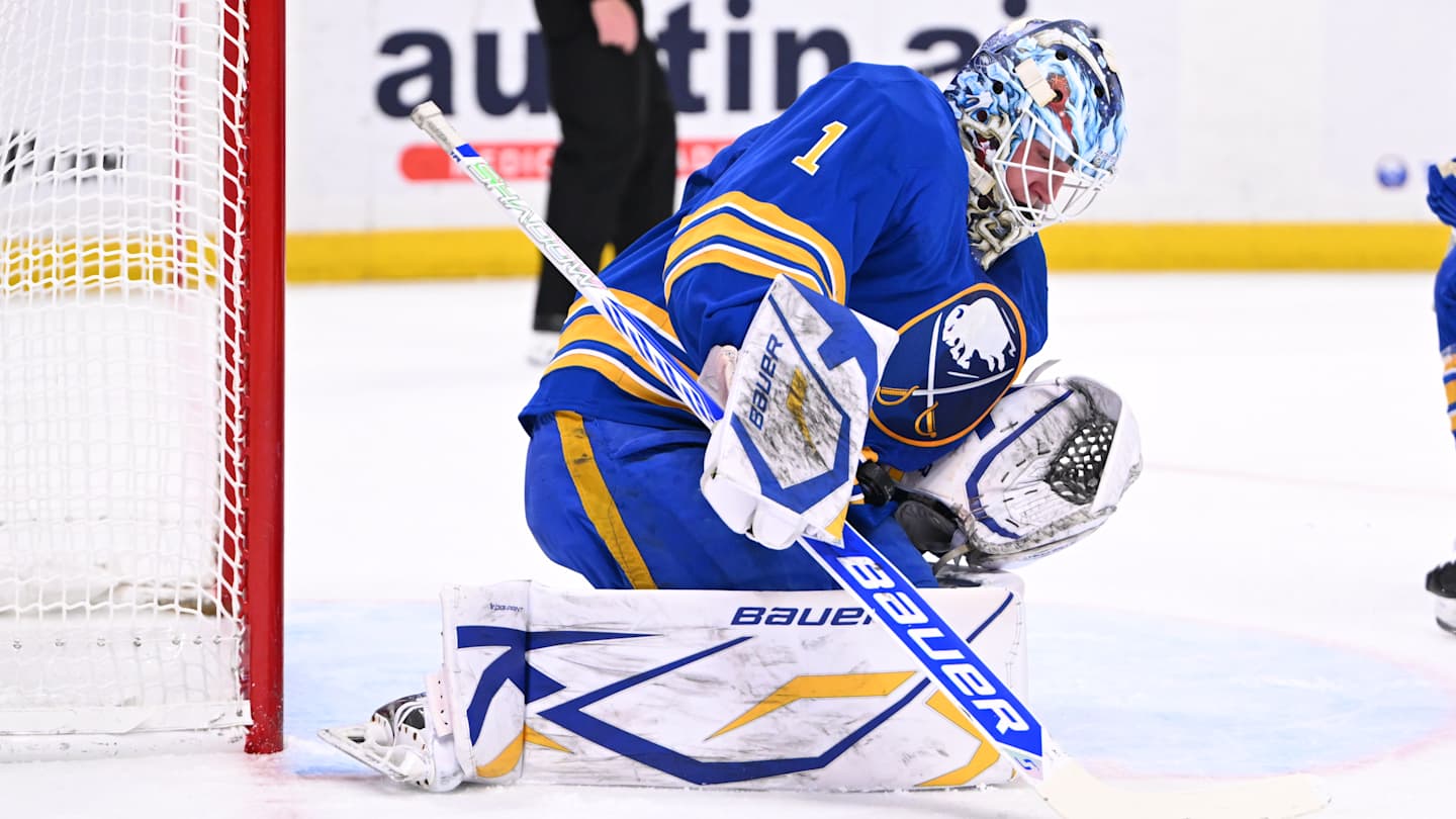 Ukko-Pekka Luukkonen leaves Buffalo Sabres preseason game with injury