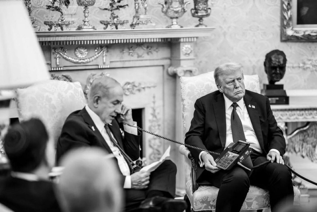 Trump Signs Order Giving Security Guarantee To Qatar After Israeli Attack