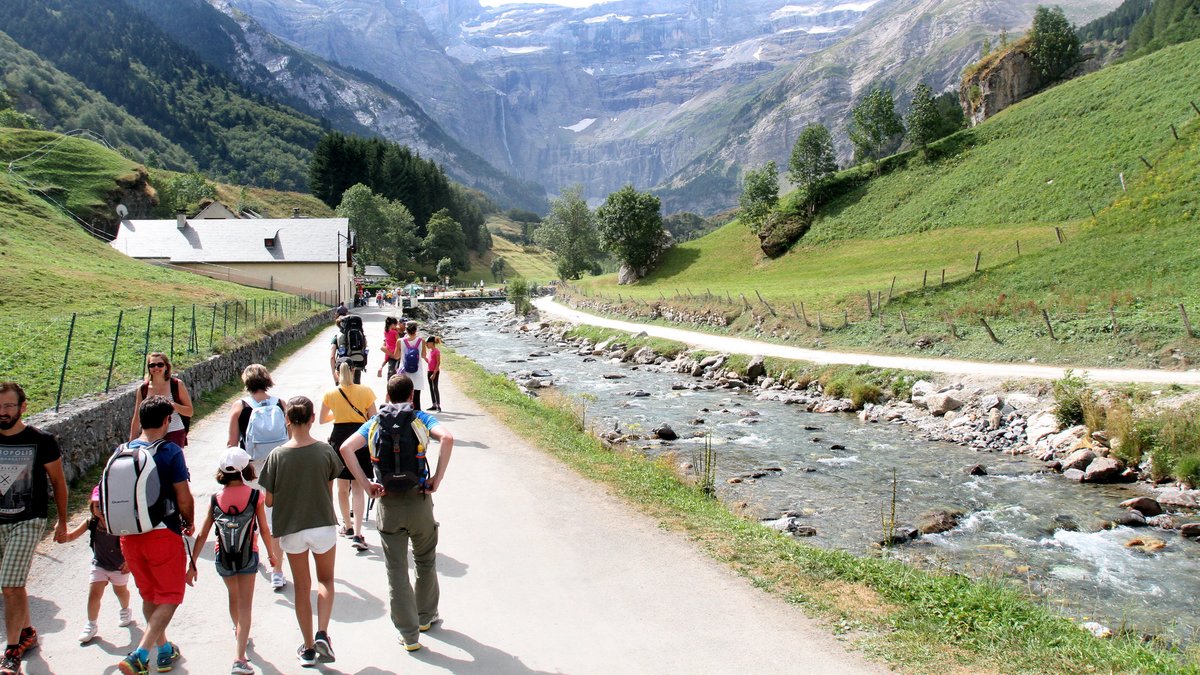 Gavarnie : cette muraille unique au monde dont les habitants et les troupeaux des vallées Toyes et aragonaises s’accommodent depuis toujours