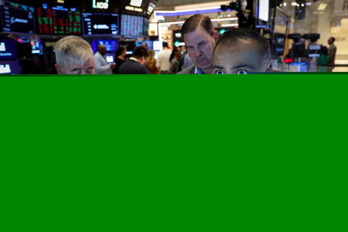 Stocks gain on tech support, US 30-year yield near 2007 high