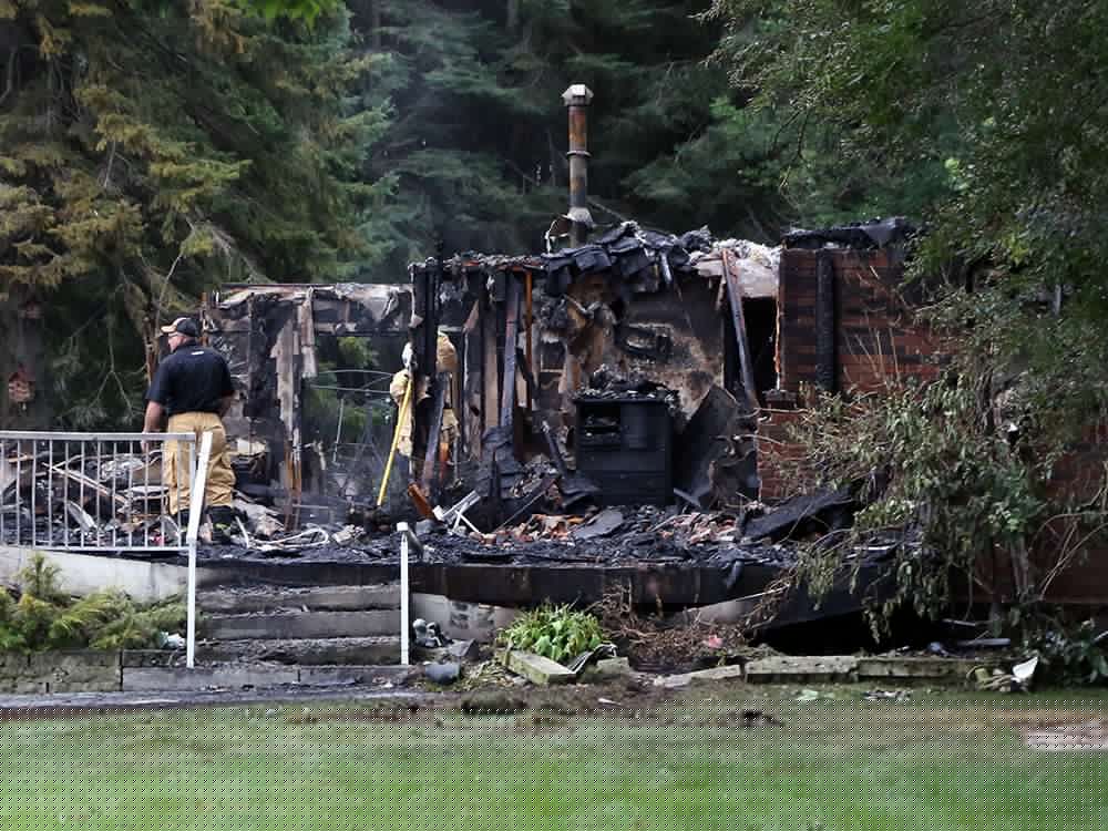 Meaford rallies around retired couples displaced by Nelson Street fire