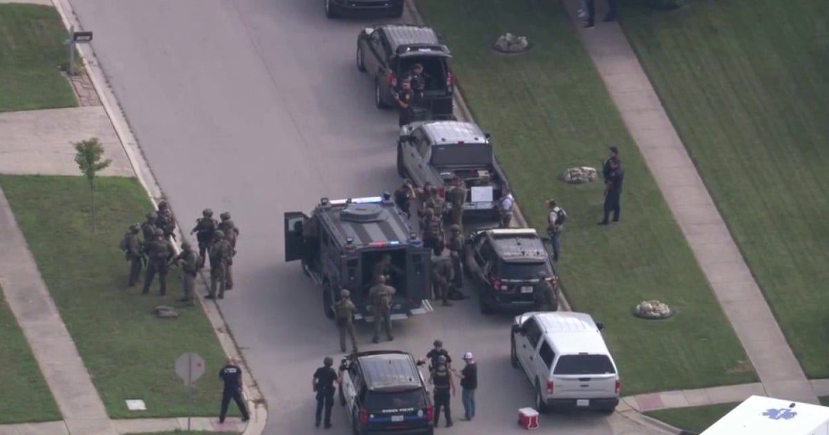 Suspect arrested after Darien home invasion, hourslong standoff in Homer Glen