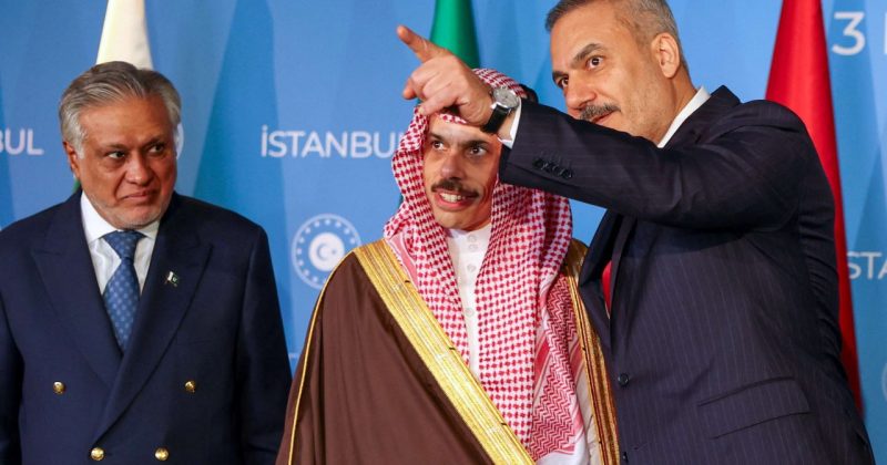 Saudi Arabia, Pakistan, Turkey sign joint defense agreement in Mecca