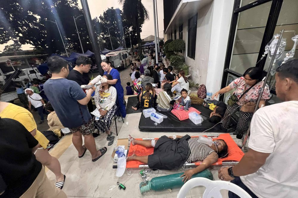 6.9 Earthquake Strikes Central Philippine Region