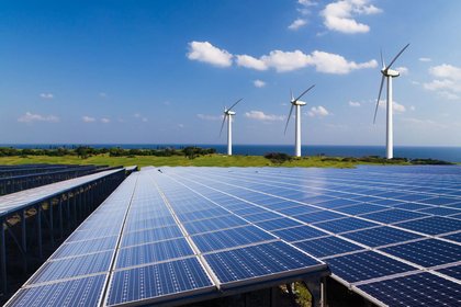La energía solar y eólica superan por primera vez a los fósiles en la Unión Europea: un hito en la transición energética