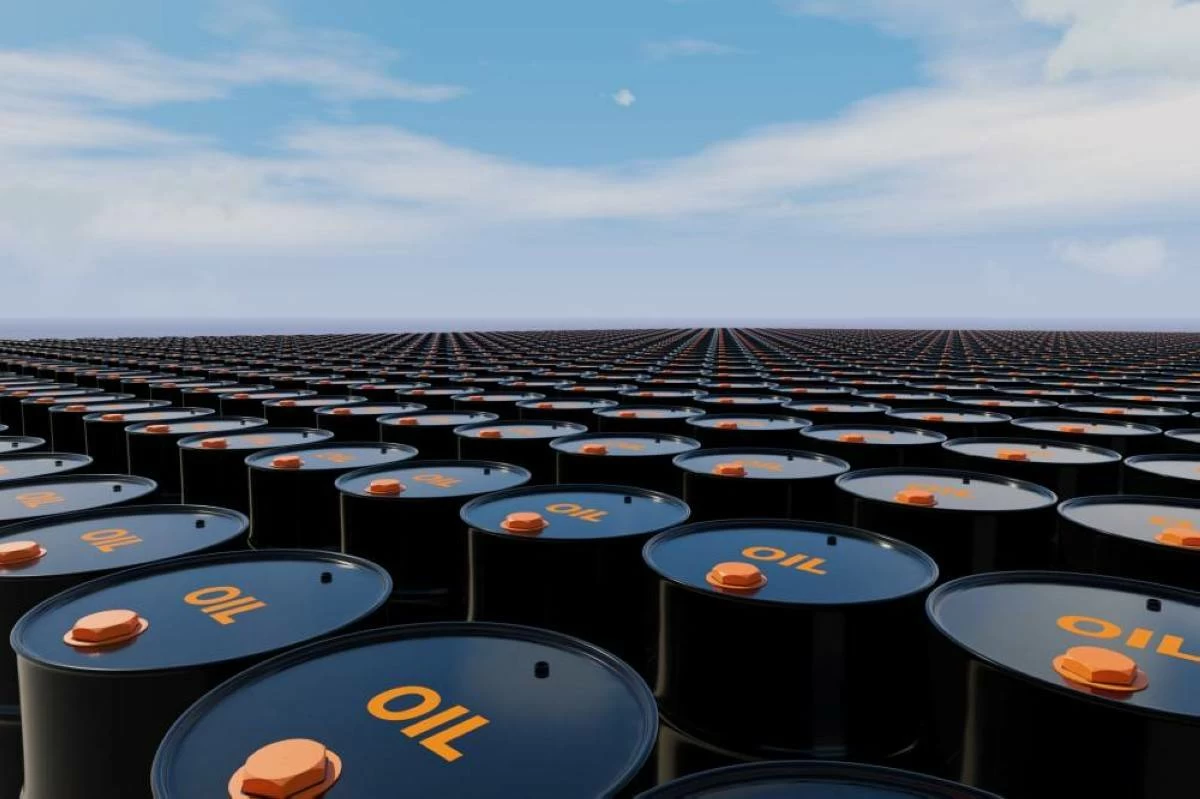 Oil extends declines after steep losses in previous two sessions
