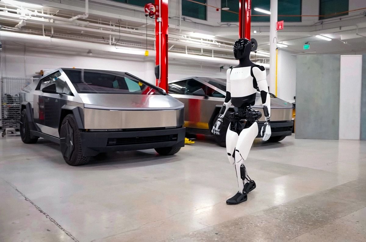 Tesla shifts from S and X to Optimus robots