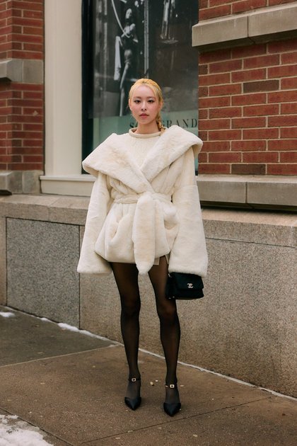 10 Timeless Fashion Items That Define a Classic Wardrobe and Never Date