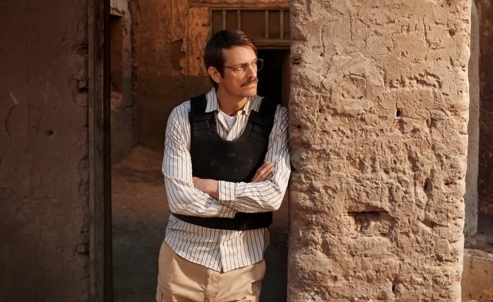 Trailer for High Value Target: The Hunt for Saddam starring Joel Kinnaman