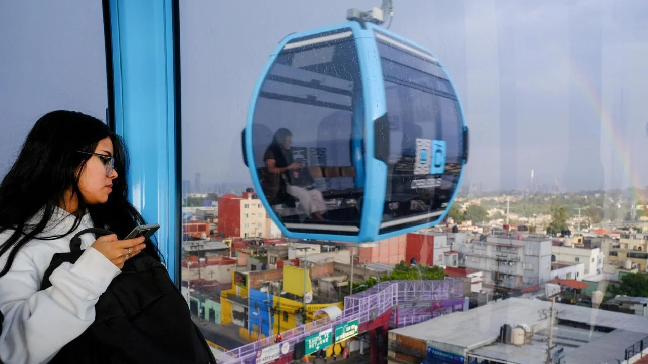 Lluvias suspenden servicio del Cablebús en tramo de la Línea 2