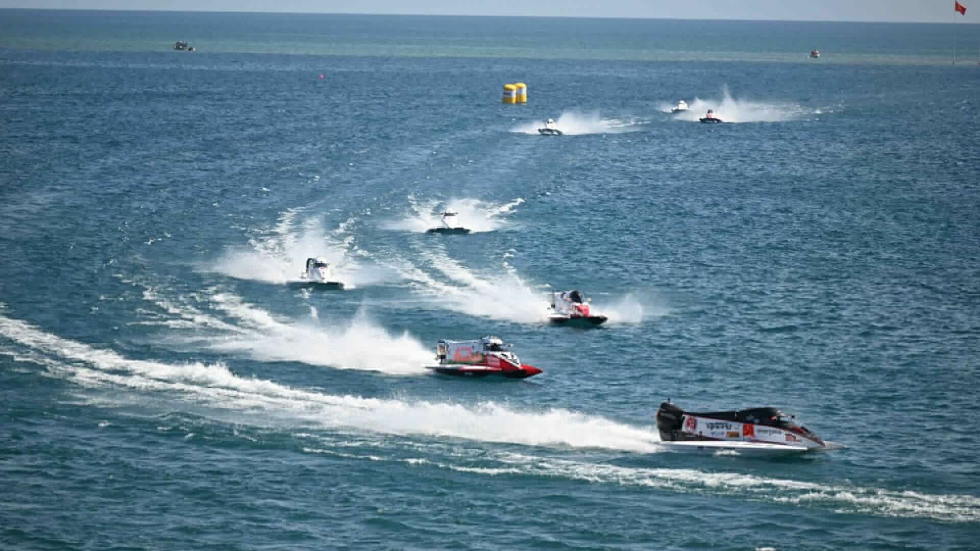 После гонок &laquo;Формулы-1&raquo; на&nbsp;воде на&nbsp;Иссык-Куле загрязнения воды не&nbsp;обнаружили