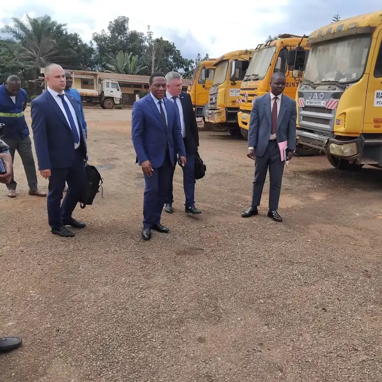 - Cameroun : Kiev en mission pour une coopération tous azimuts et une ambassade