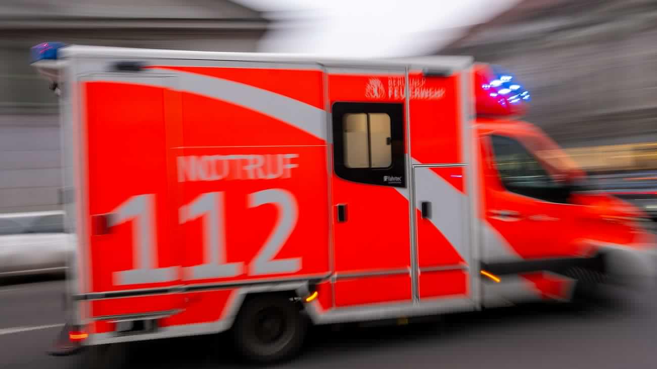 Notfälle: 90-Jähriger bei Unfall mit Straßenbahn schwer verletzt