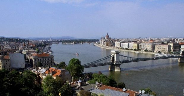 First EU country to greenlight Ukraine's vaccination certificates