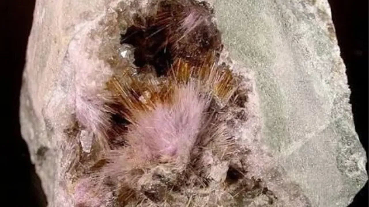 Kola Yarımadası’nda Yeni Mineral Keşfi