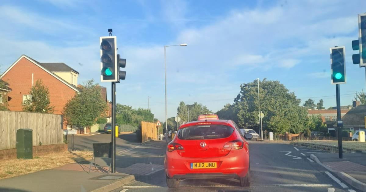 Live Updates: Long delays on main road due to 4-way temporary traffic lights