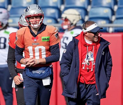 Patriots QB Drake Maye’s throwing shoulder officially pops up on injury report
