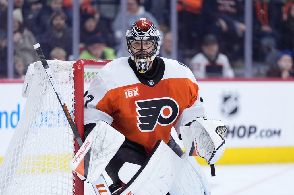 Flyers find a bumpy landing with loss in Boston