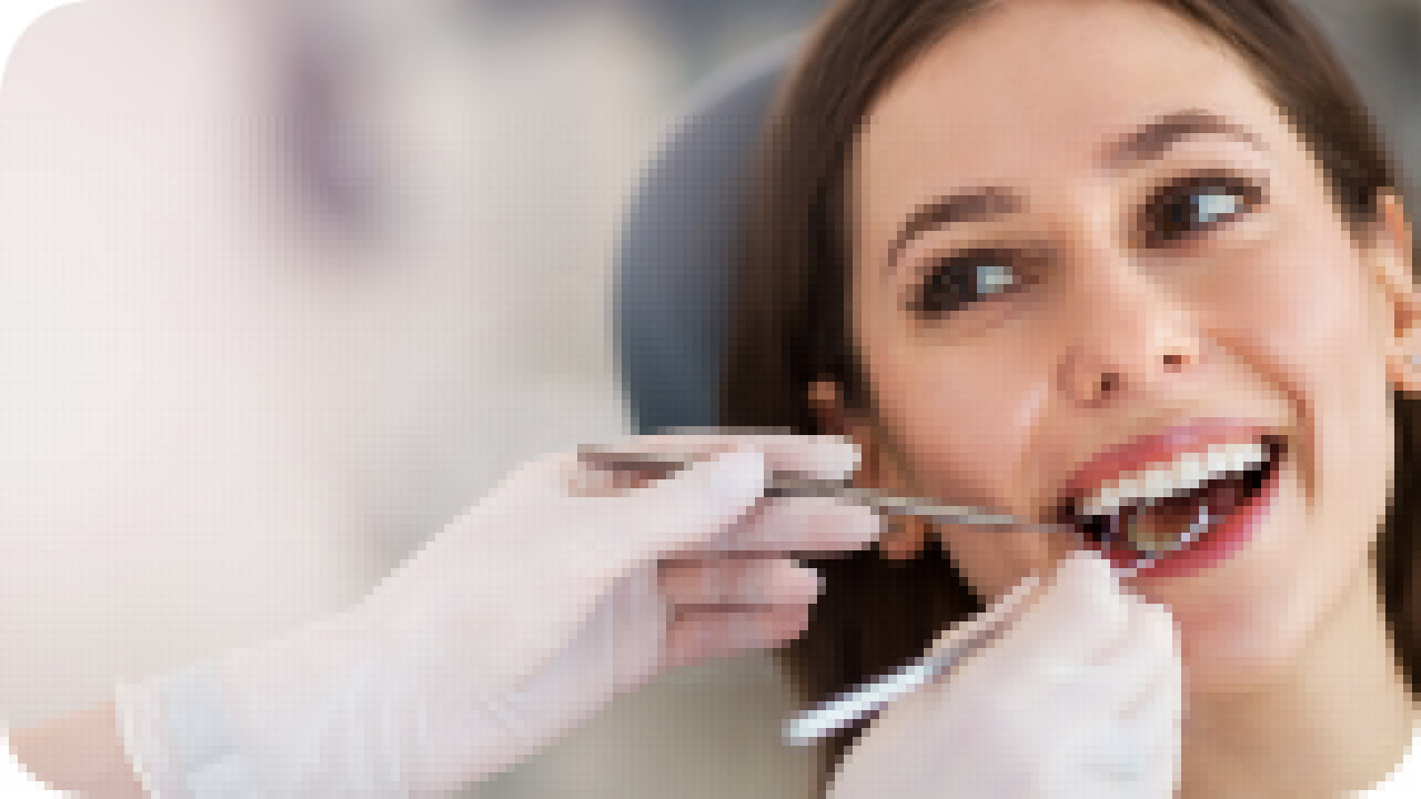 A Confident Smile with Invisalign: The Clear Choice for Straighter Teeth