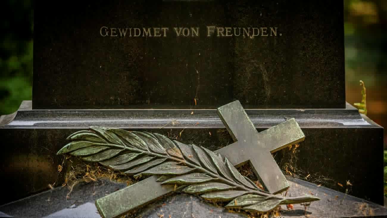 Kriminalität: Bronze und Kupfer im Visier: Mehr Diebstähle auf Friedhöfen