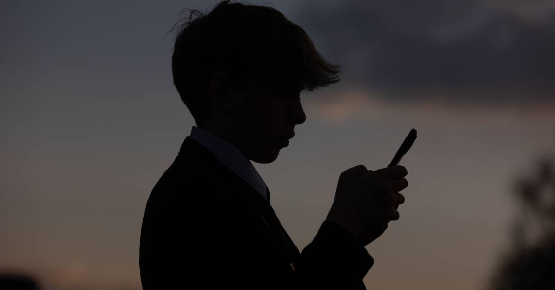 Violência digital contra crianças dispara em julho