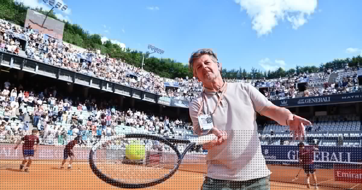 Generali Open in Kitz - Am Center Court fliegen VIP-Tickets ins Publikum