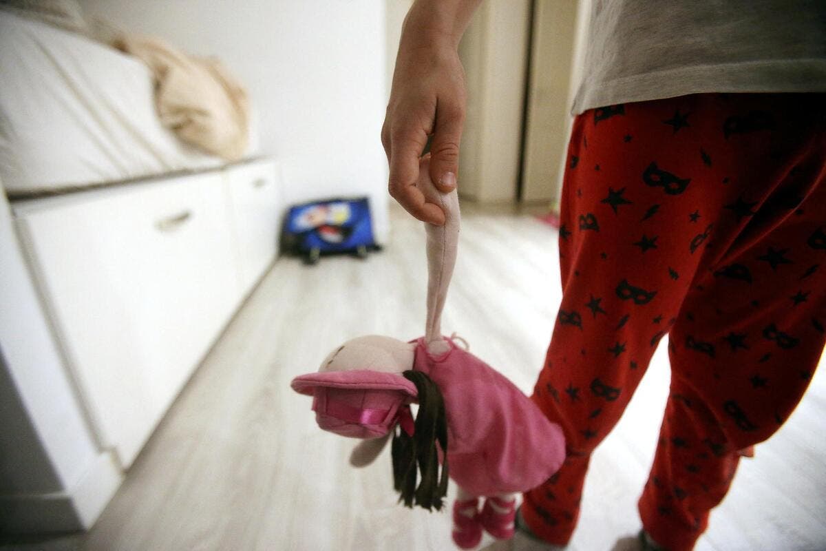 « Un enfant ne manifeste pas systématiquement un changement de comportement » : ces signaux chez l’enfant victime de violences sexuelles qui peuvent alerter son entourage