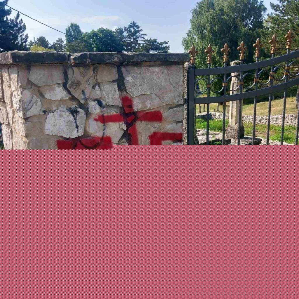 MUP HBŽ-a poduzima mjere zbog grafita na mezarju u Livnu