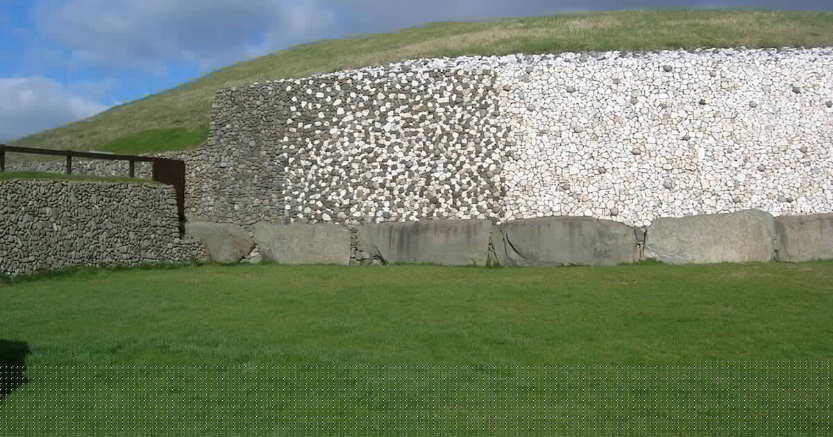 Brú na Bóinne - Archaeological Ensemble of the Bend of the Boyne