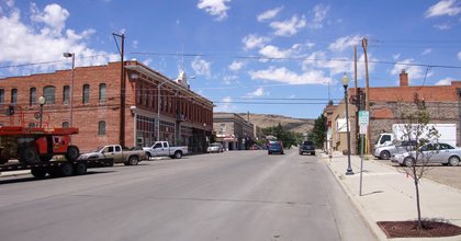 10 Small Towns In Wyoming Where You Can Live Simply Without Breaking The Bank