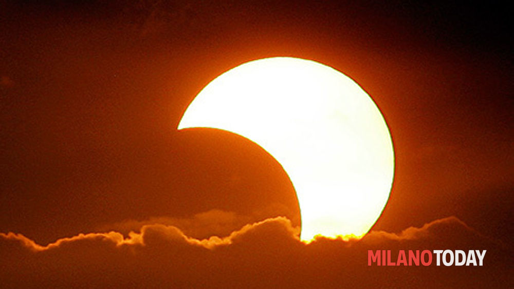 Eclissi solare, a Milano si potrà ammirare il fenomeno (ma servirà un orizzonte libero)